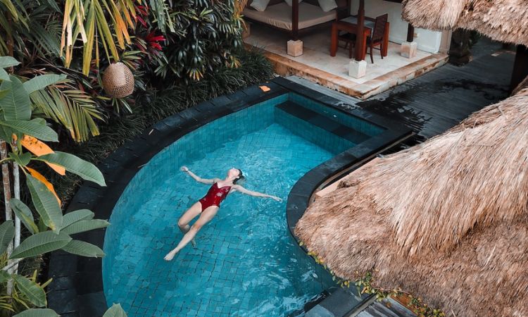 infinity swimming pool in Bali